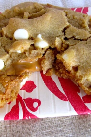 Biscoff Stuffed White Chocolate Chip Cookies from TheFoodCharlatan.com