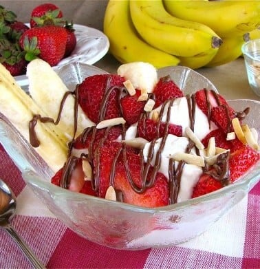 Breakfast Banana Split from TheFoodCharlatan.com