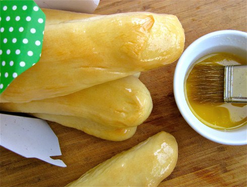 Olive Garden Breadsticks from TheFoodCharlatan.com
