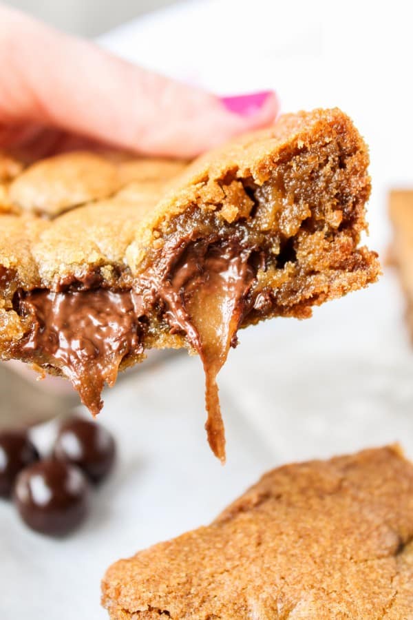 Browned Butter Blondies with Sea Salt Butterscotch Caramals from TheFoodCharlatan.com