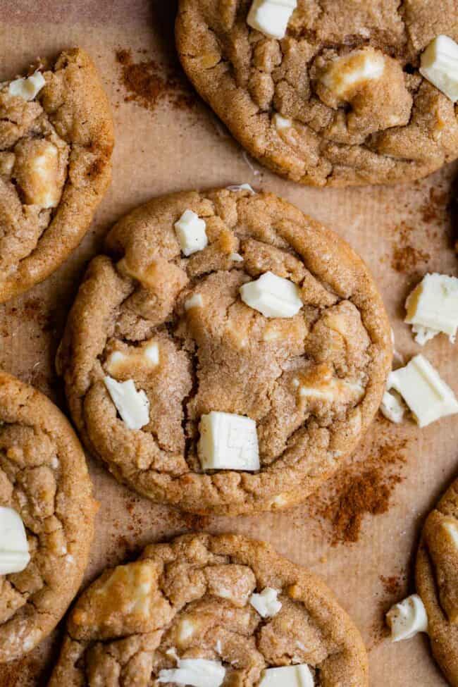 cinnamon and white chocolate cookies