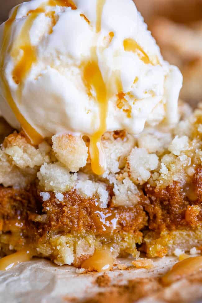 pumpkin shortbread bar with ice cream and caramel sauce 