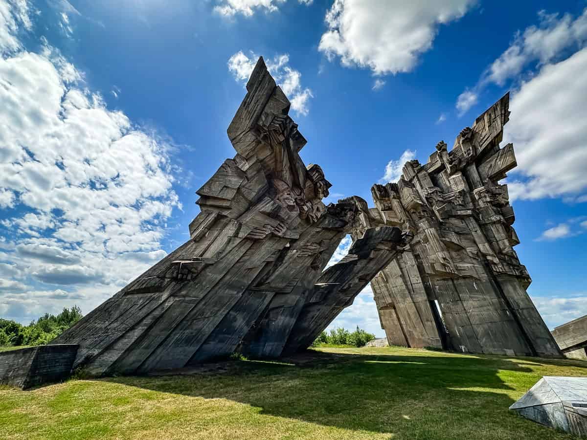 monument at the Ninth Fort of Kaunas.